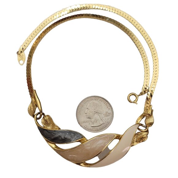 Trifari TM Gold Tone Gray Beige Pearly Enamel Leaf Collar Chain Necklace, E882 - Picture 7 of 8